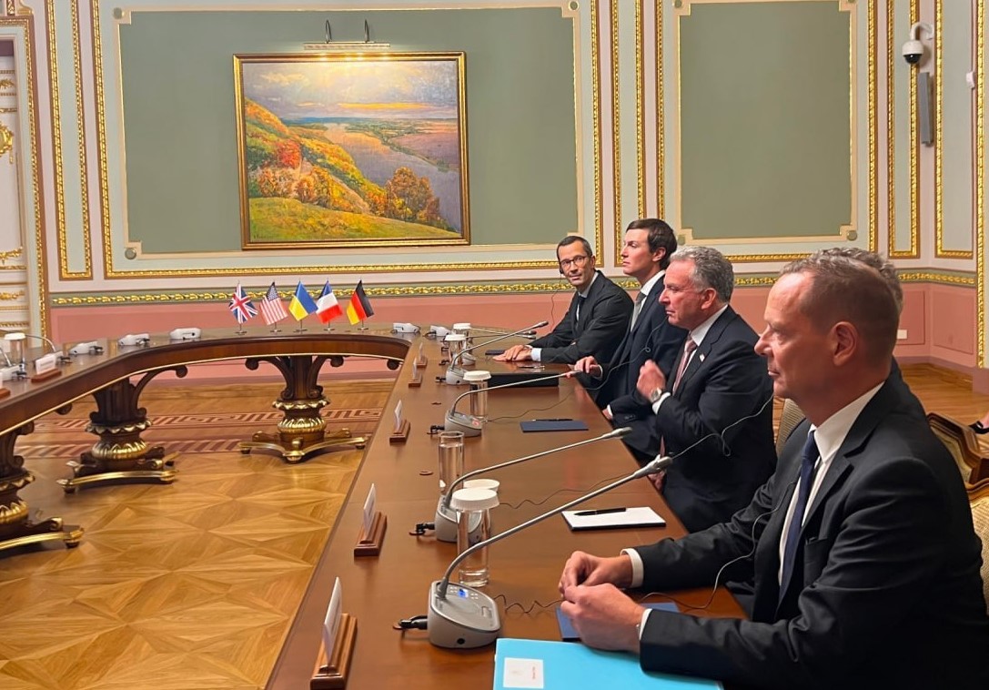 Віткофф і Кушнер просили Зеленського відновити транзит газу з Росії до Європи, - NYT Віткофф і Кушнер просили Зеленського відновити транзит газу з Росії до Європи, - NYT